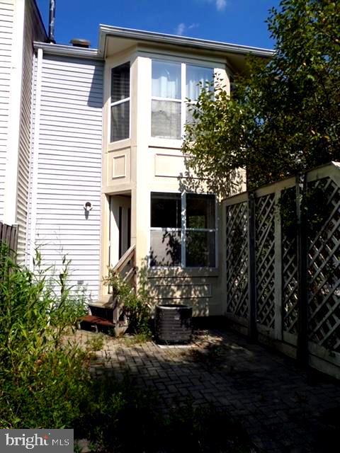 RUSSETT - Residential