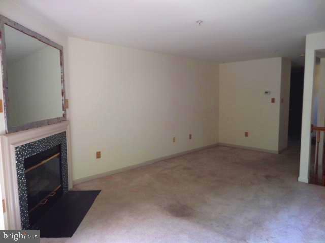 RUSSETT - Residential