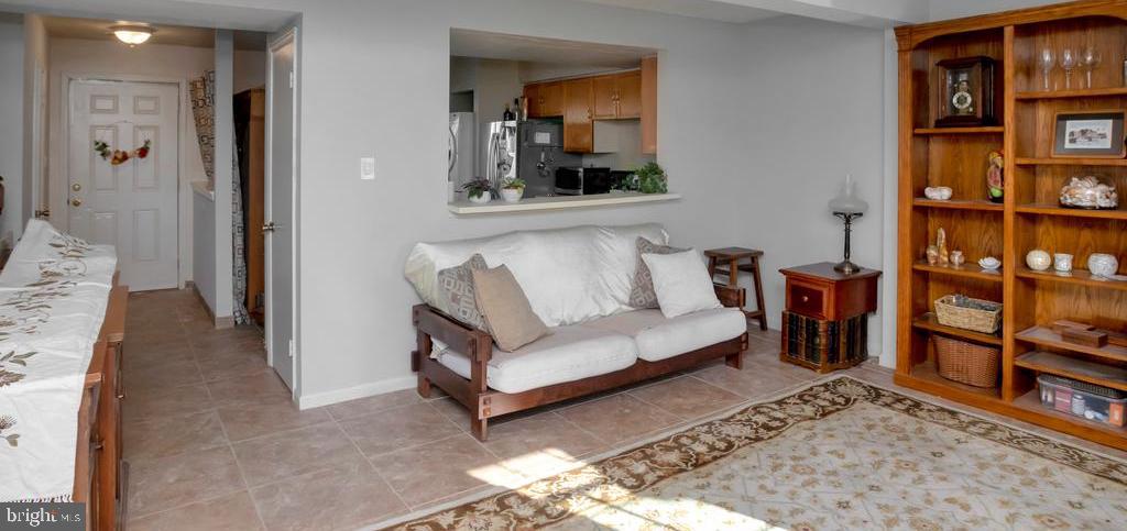 LONGSTREET COMMONS - Residential