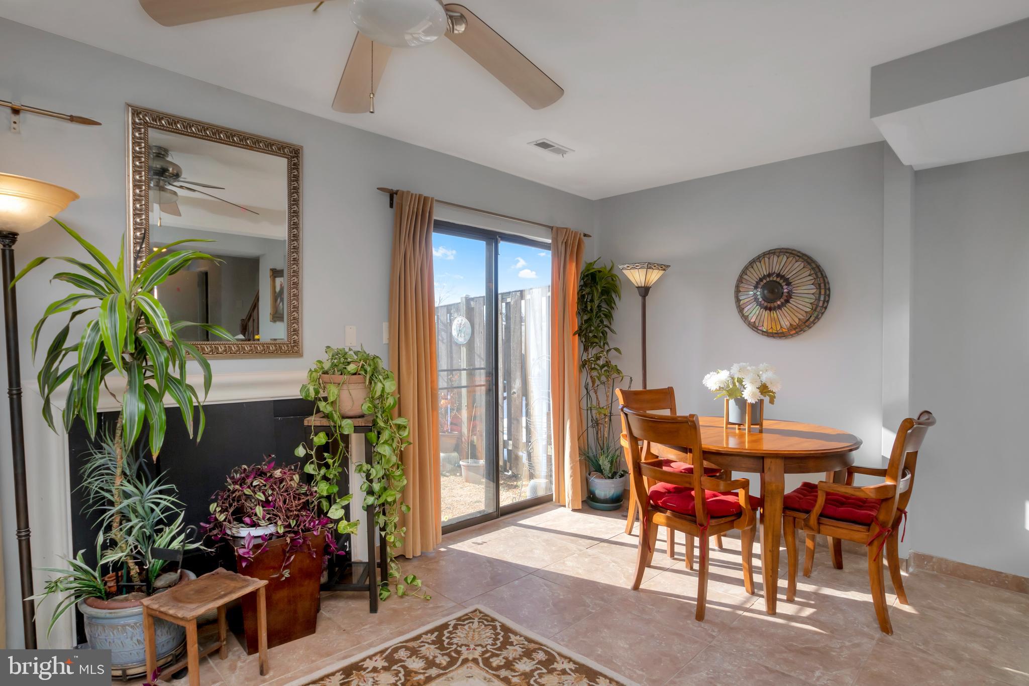 LONGSTREET COMMONS - Residential