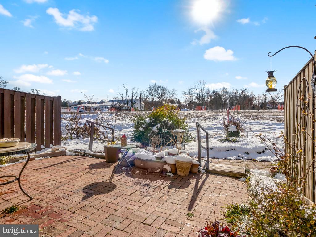 LONGSTREET COMMONS - Residential