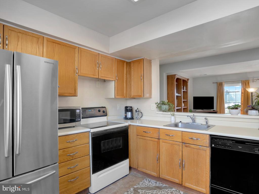 LONGSTREET COMMONS - Residential