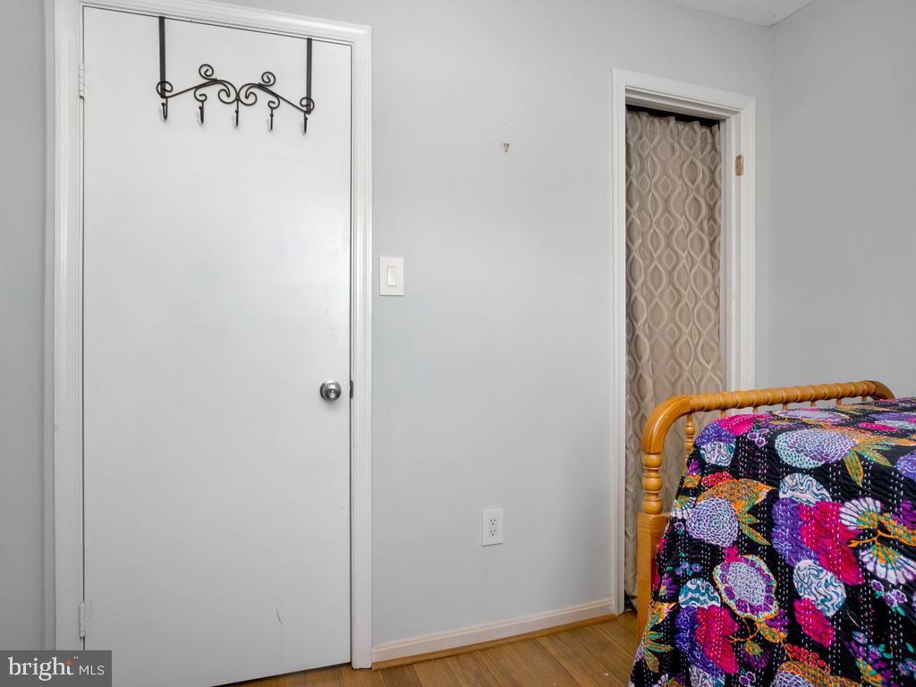 LONGSTREET COMMONS - Residential