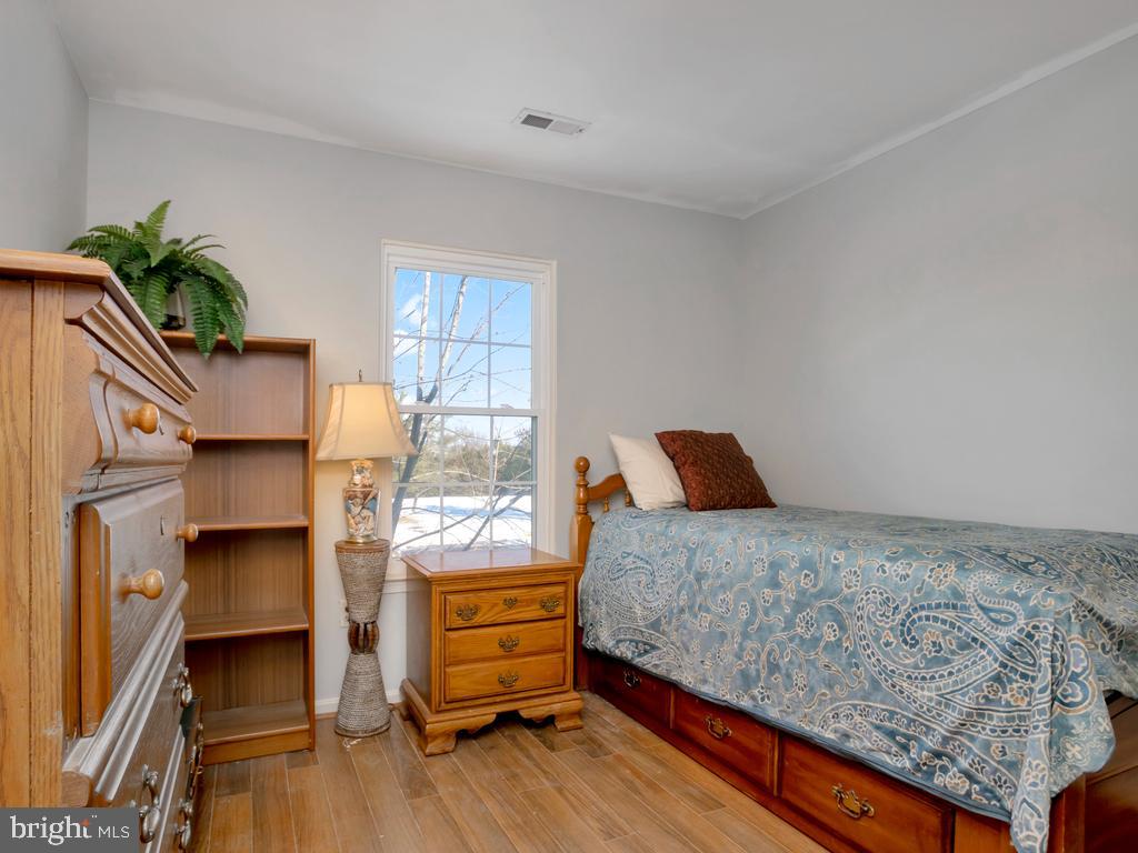 LONGSTREET COMMONS - Residential