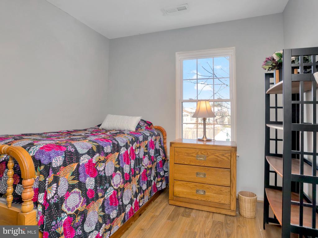 LONGSTREET COMMONS - Residential