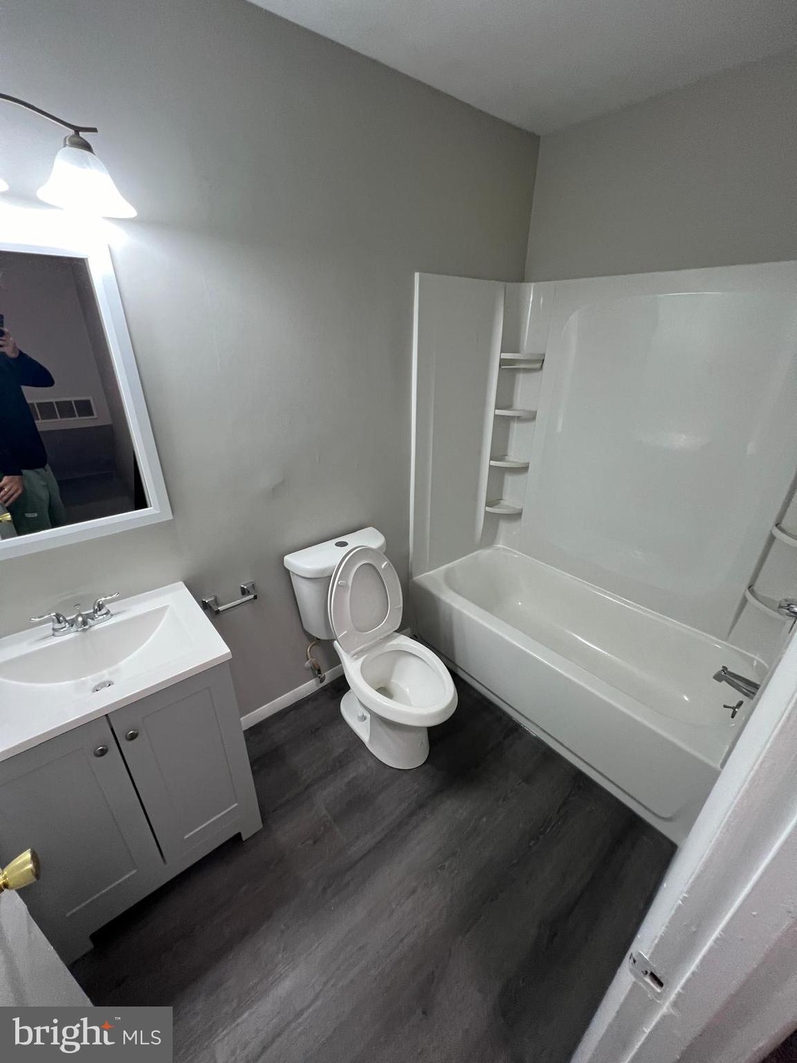 EDGEWATER VILLAGE - Residential