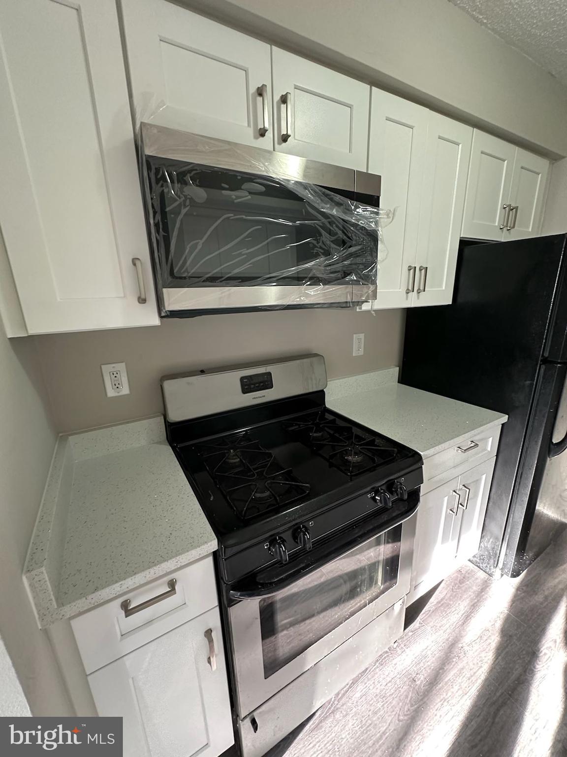 EDGEWATER VILLAGE - Residential