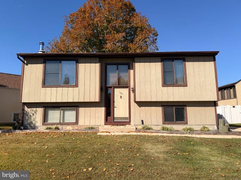 Photo of 129 Holly Circle, ESSEX, MD 21221 (MLS # MDBC2180106)