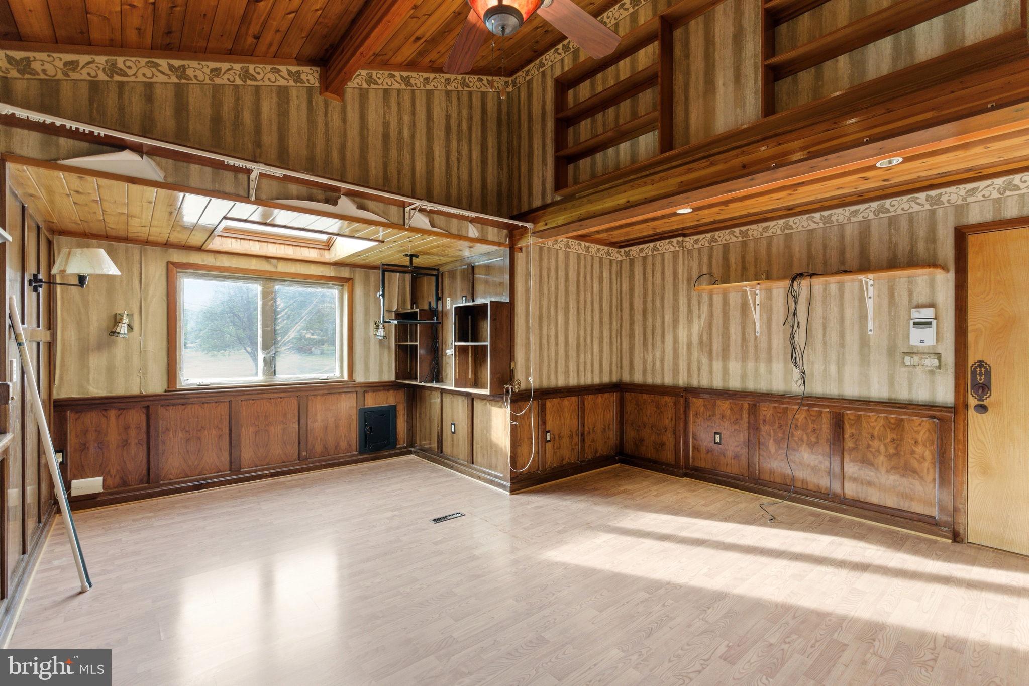 HIGH POINTE - Residential