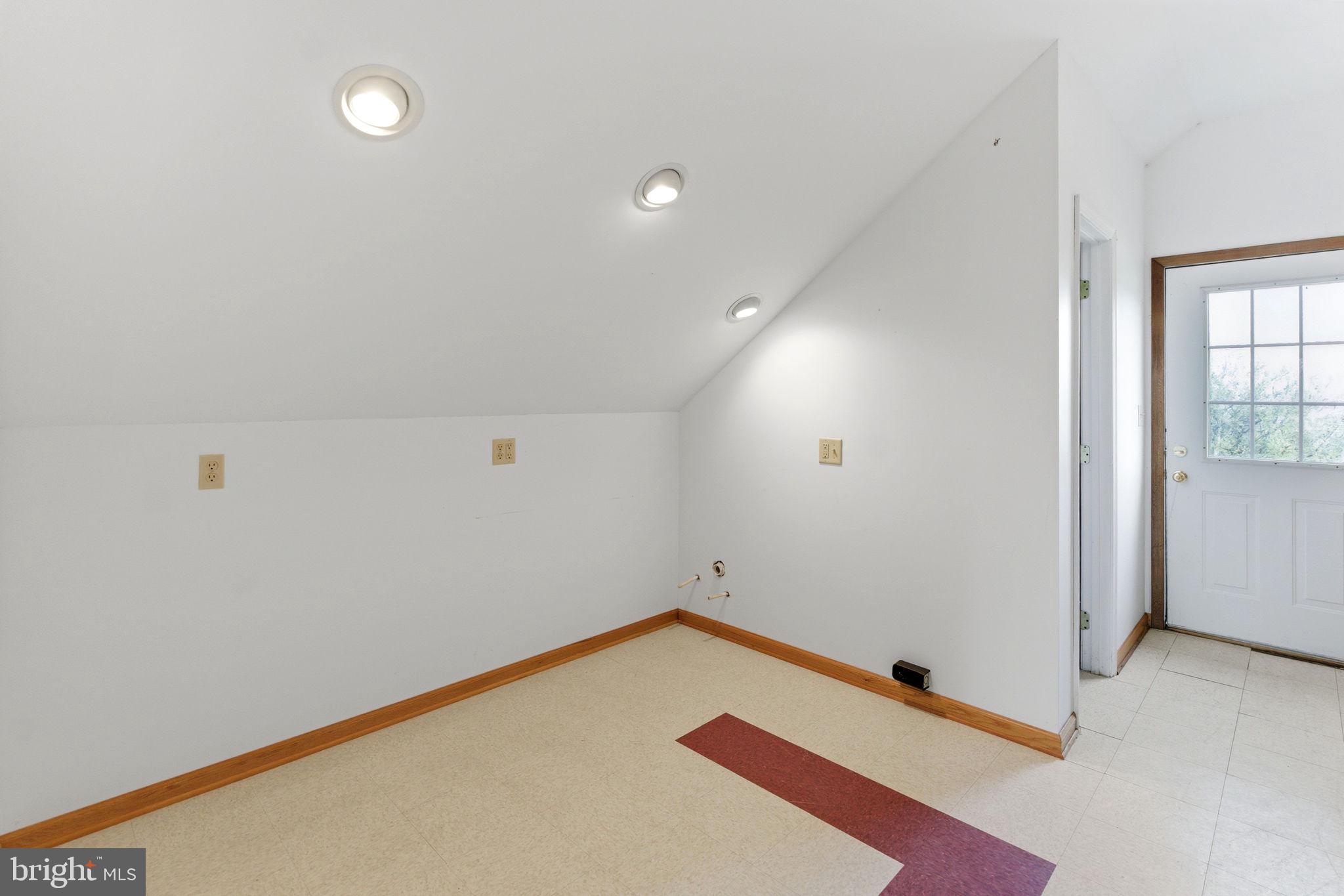 HIGH POINTE - Residential