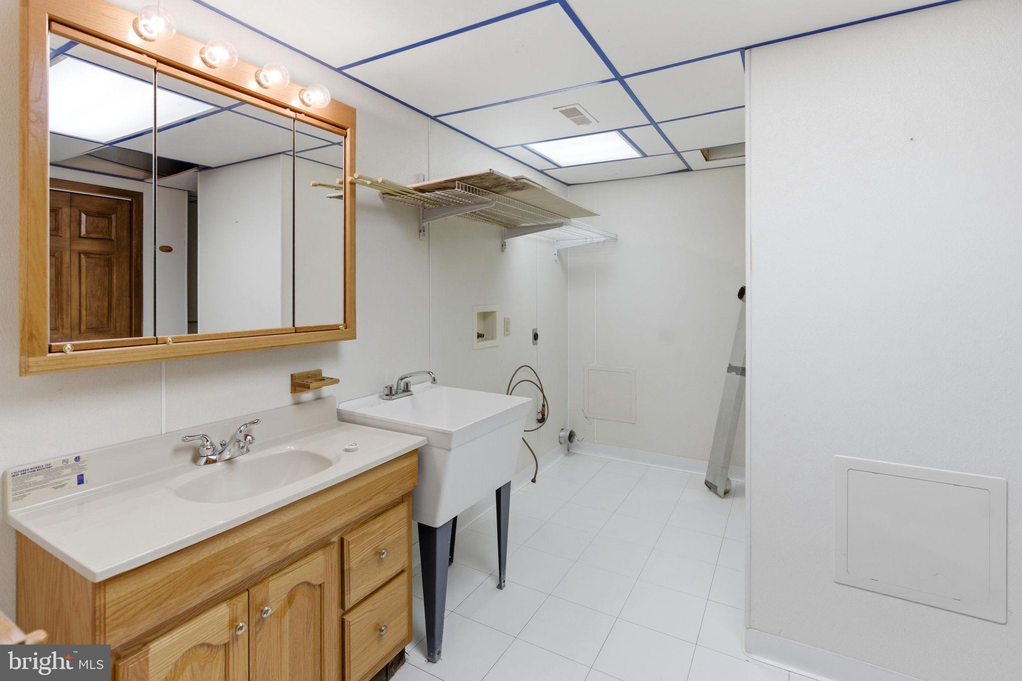 HIGH POINTE - Residential