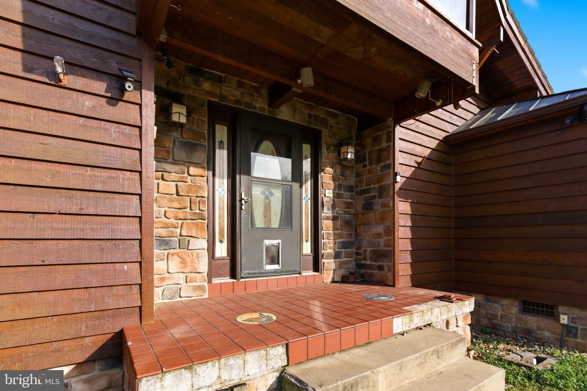 HIGH POINTE - Residential