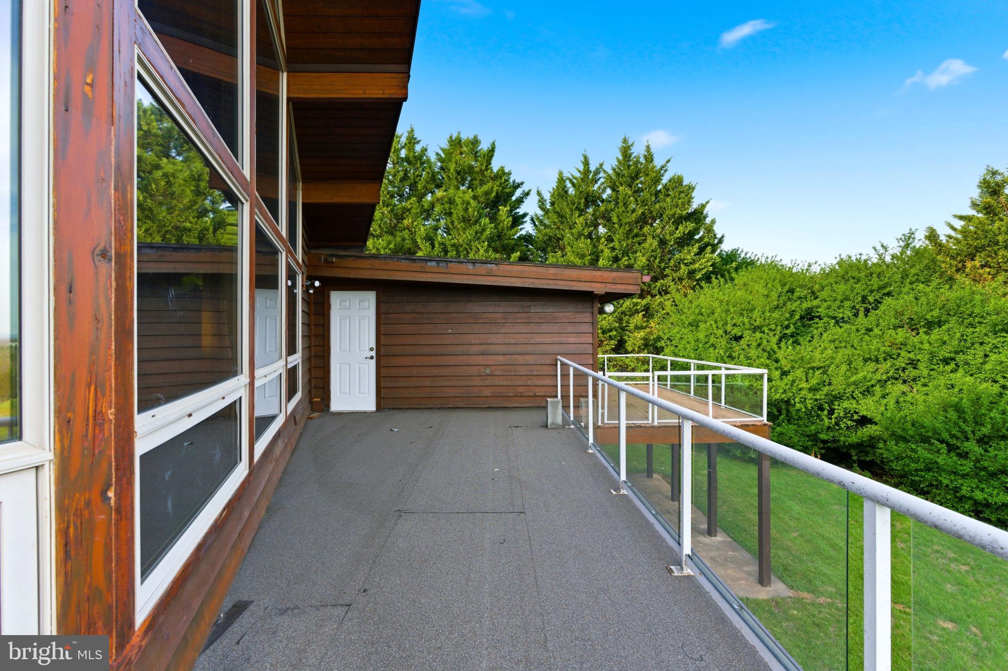 HIGH POINTE - Residential