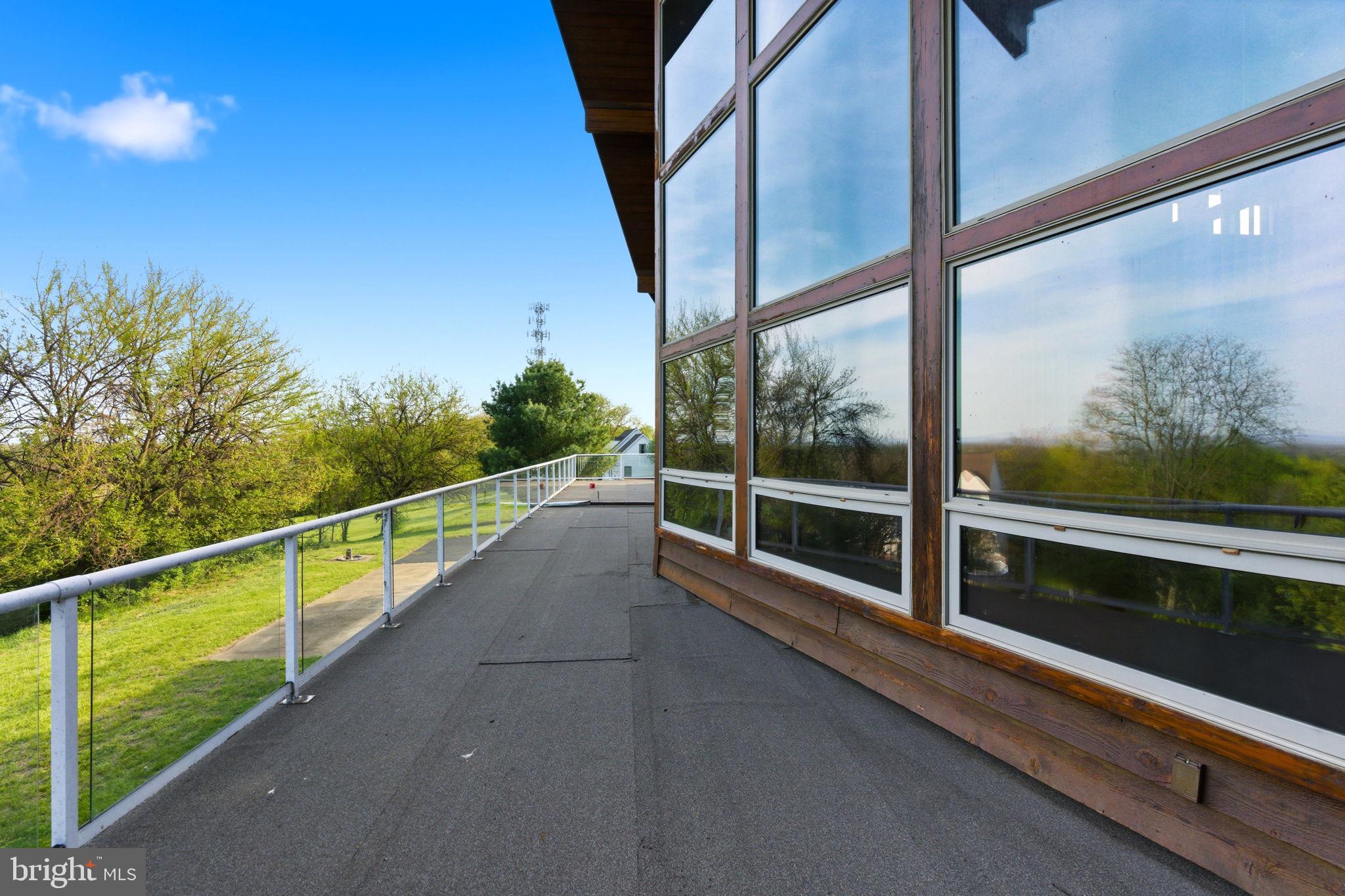 HIGH POINTE - Residential