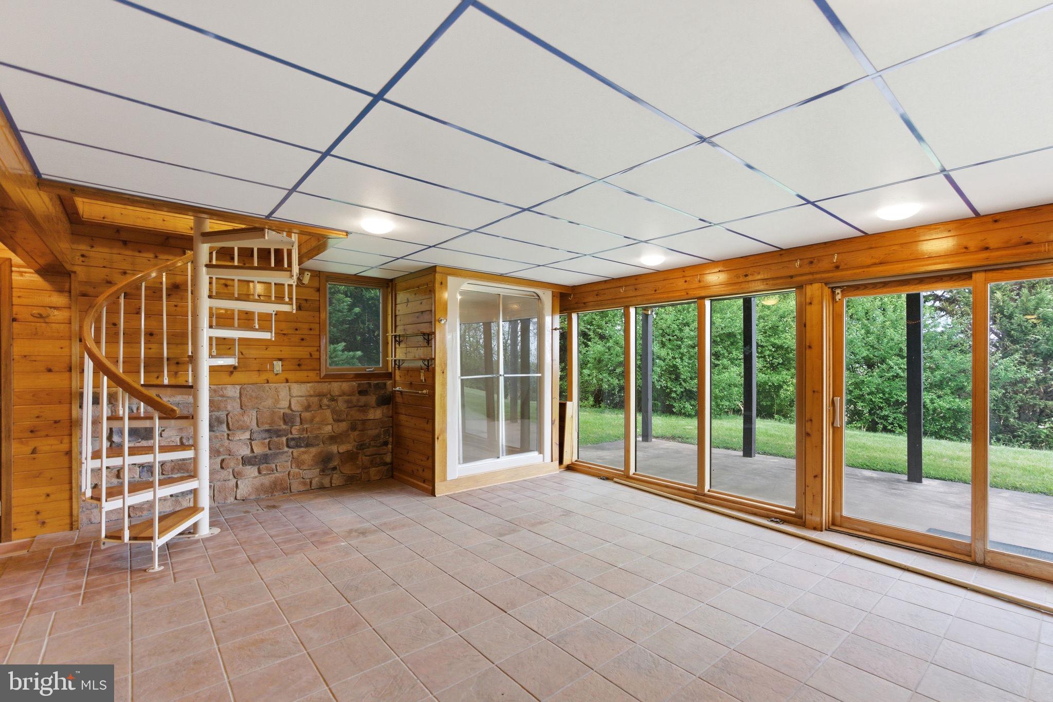 HIGH POINTE - Residential