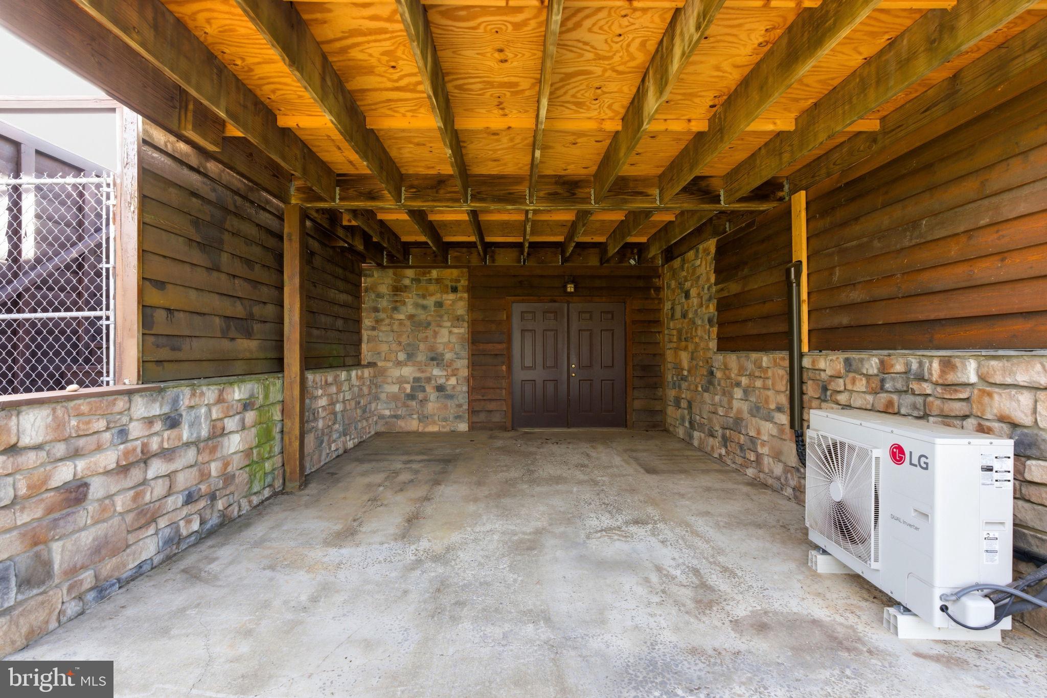 HIGH POINTE - Residential