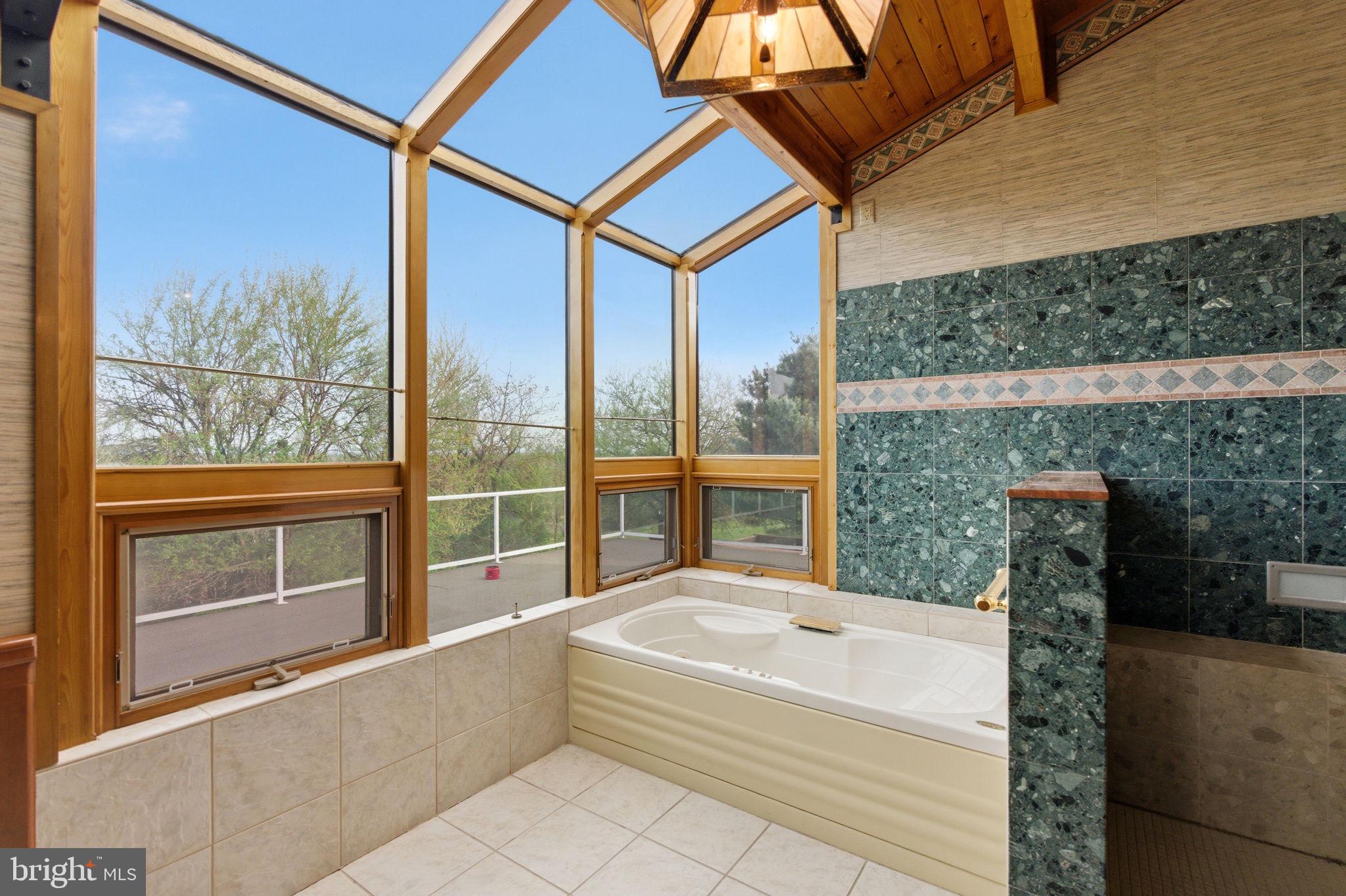 HIGH POINTE - Residential