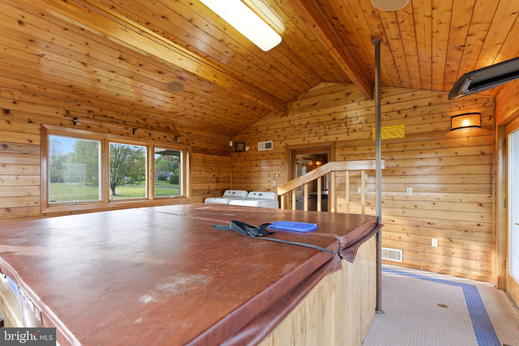 HIGH POINTE - Residential