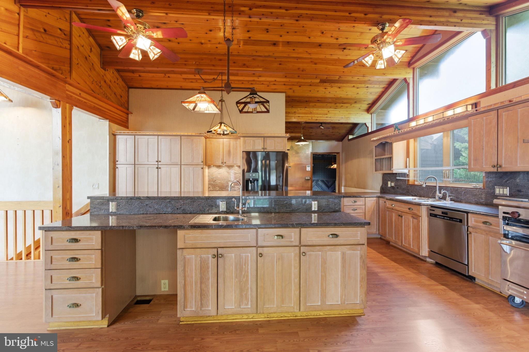 HIGH POINTE - Residential