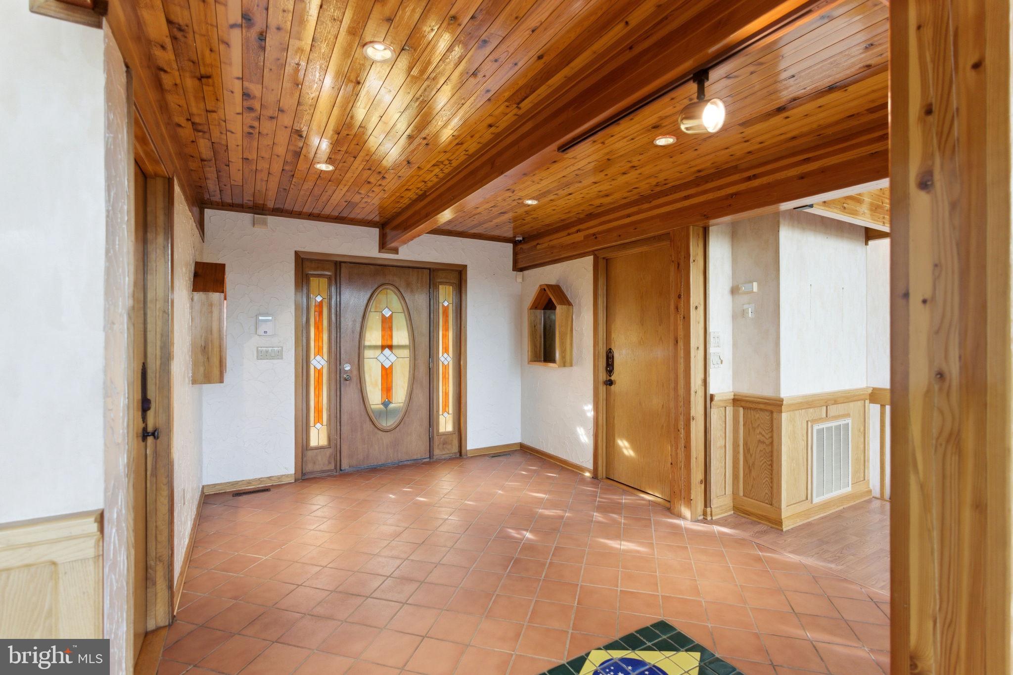 HIGH POINTE - Residential