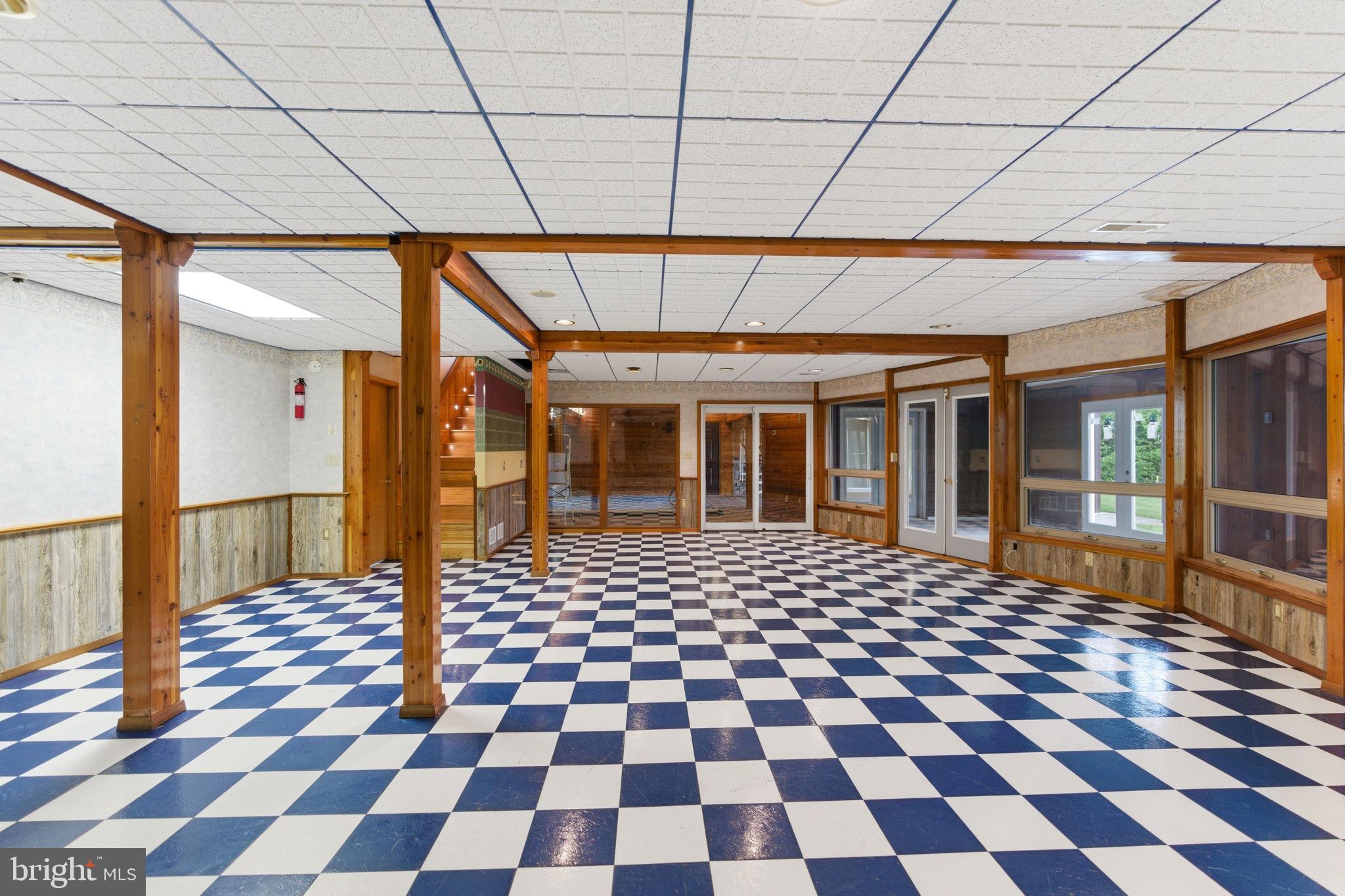 HIGH POINTE - Residential