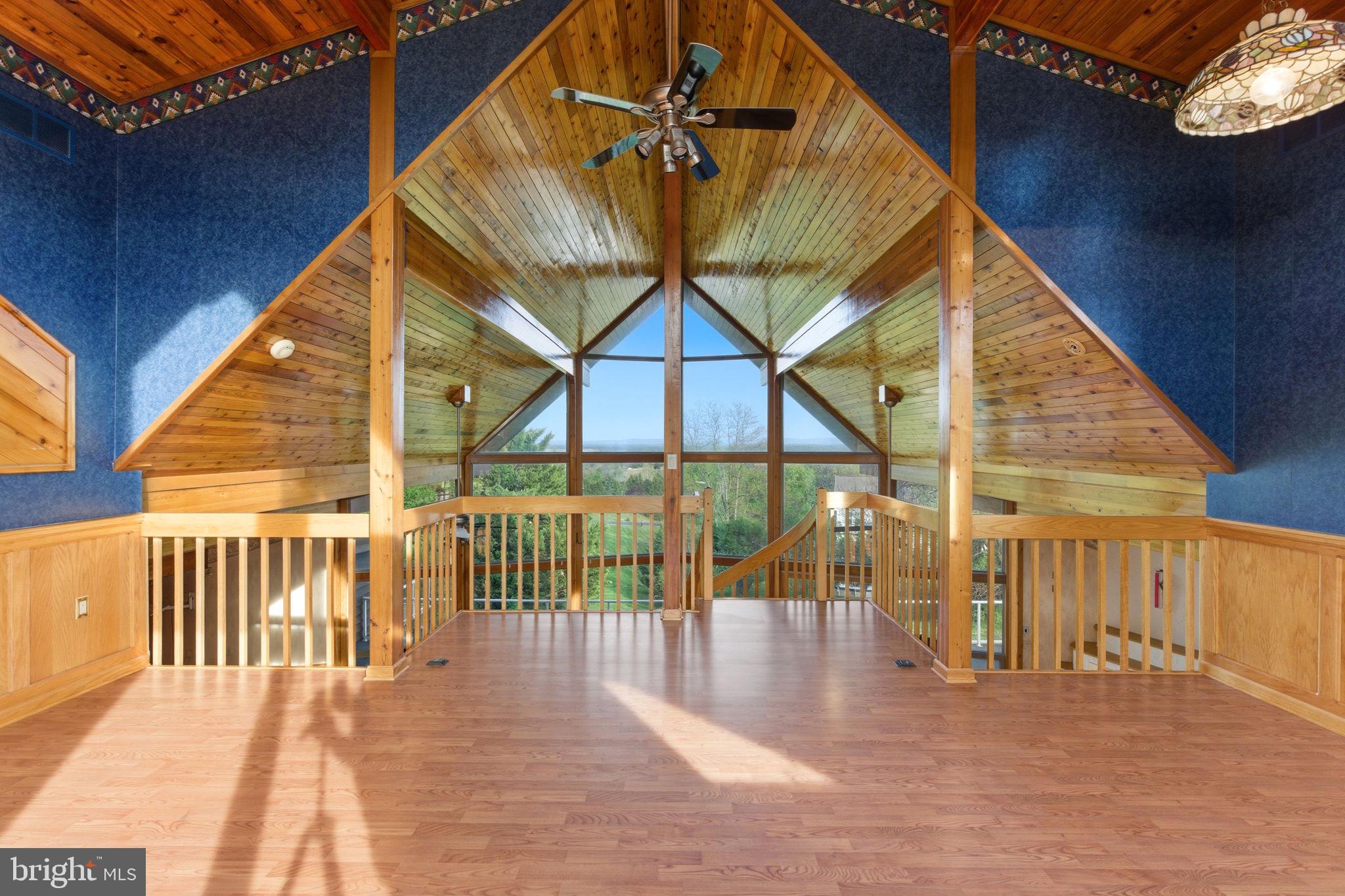 HIGH POINTE - Residential