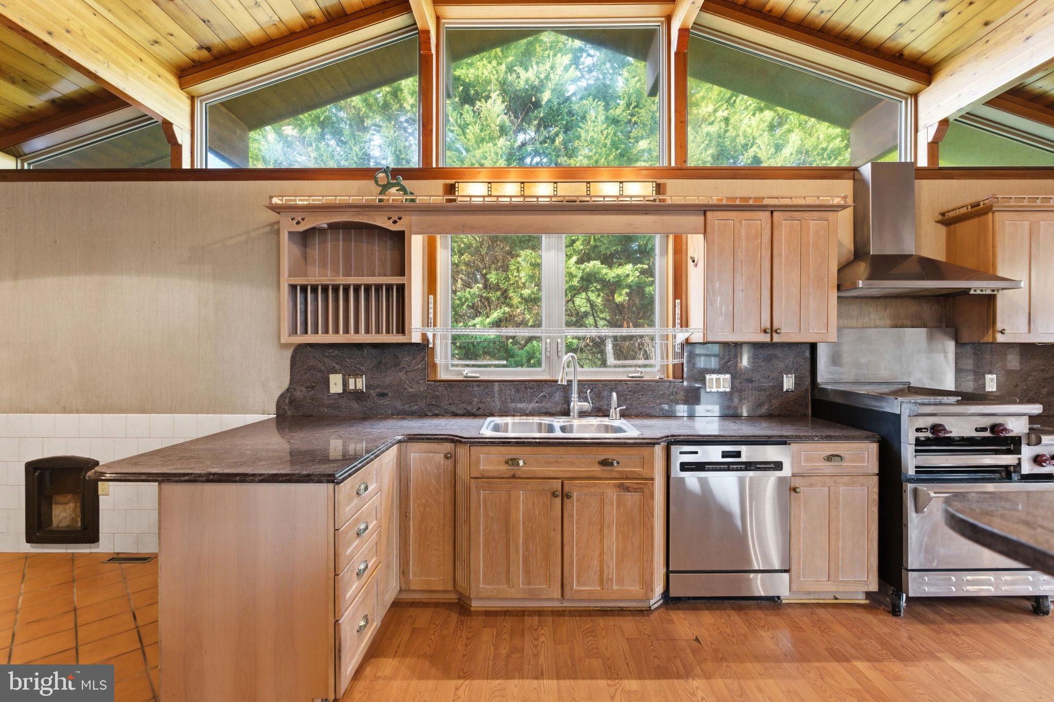 HIGH POINTE - Residential