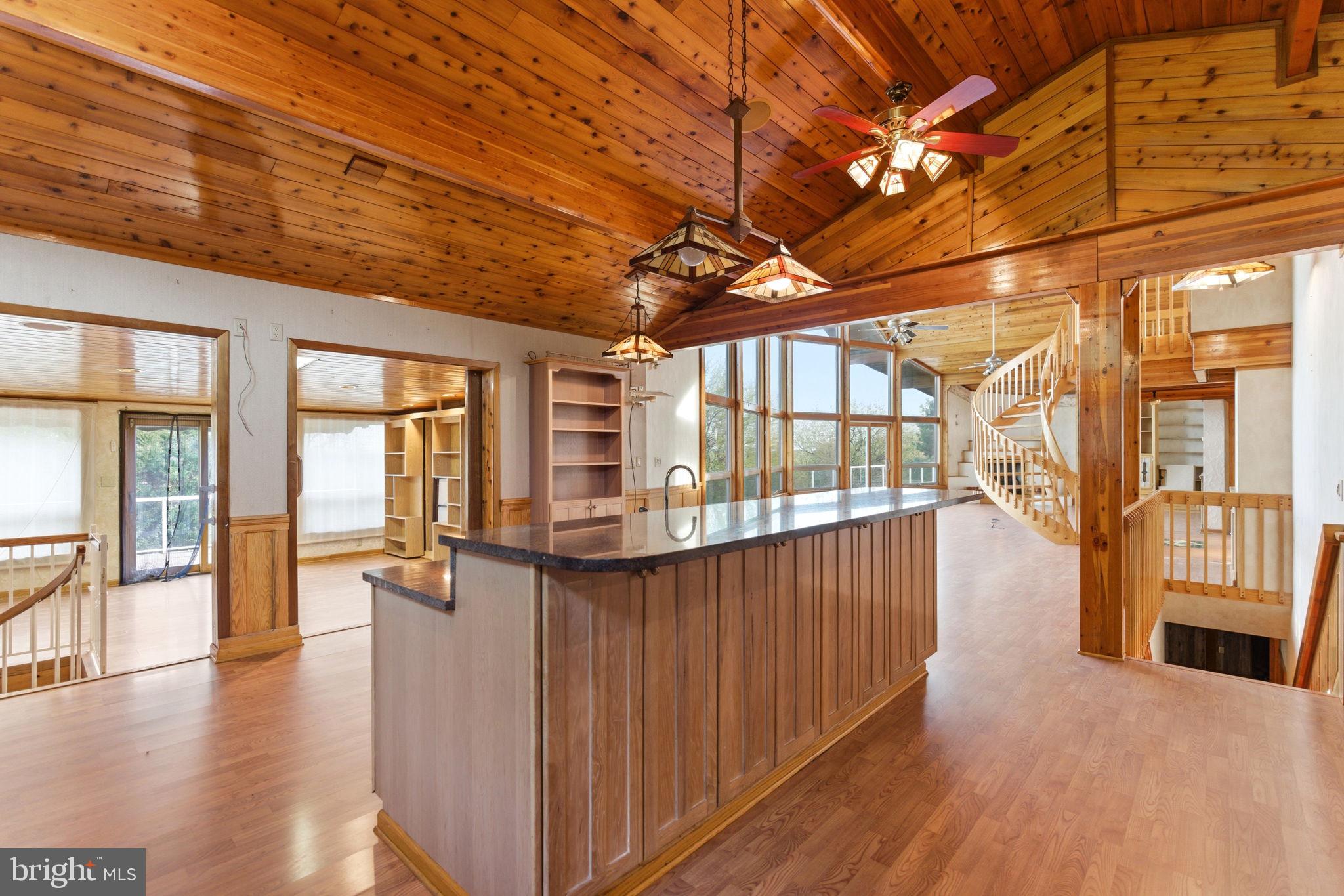 HIGH POINTE - Residential