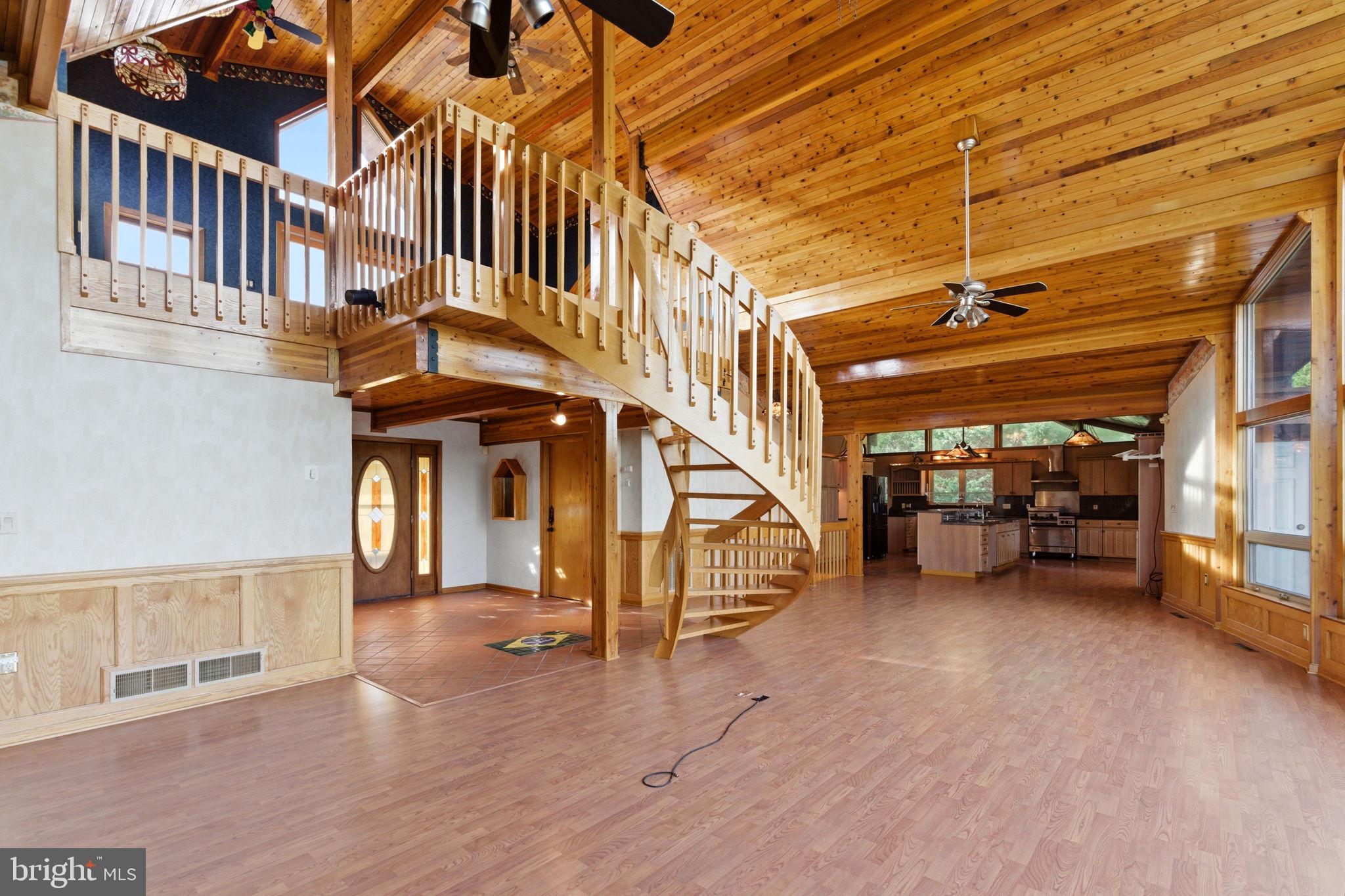 HIGH POINTE - Residential