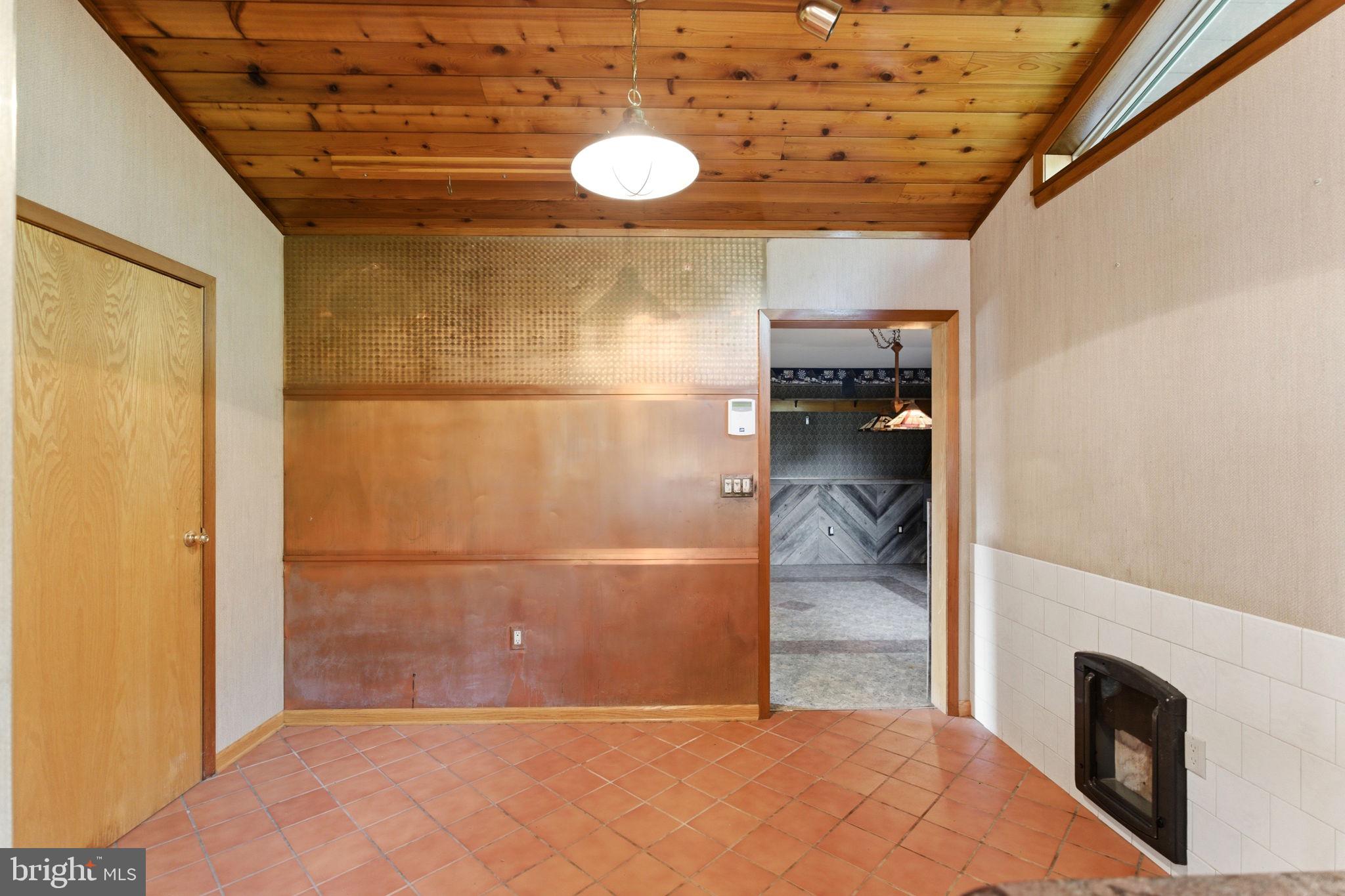 HIGH POINTE - Residential