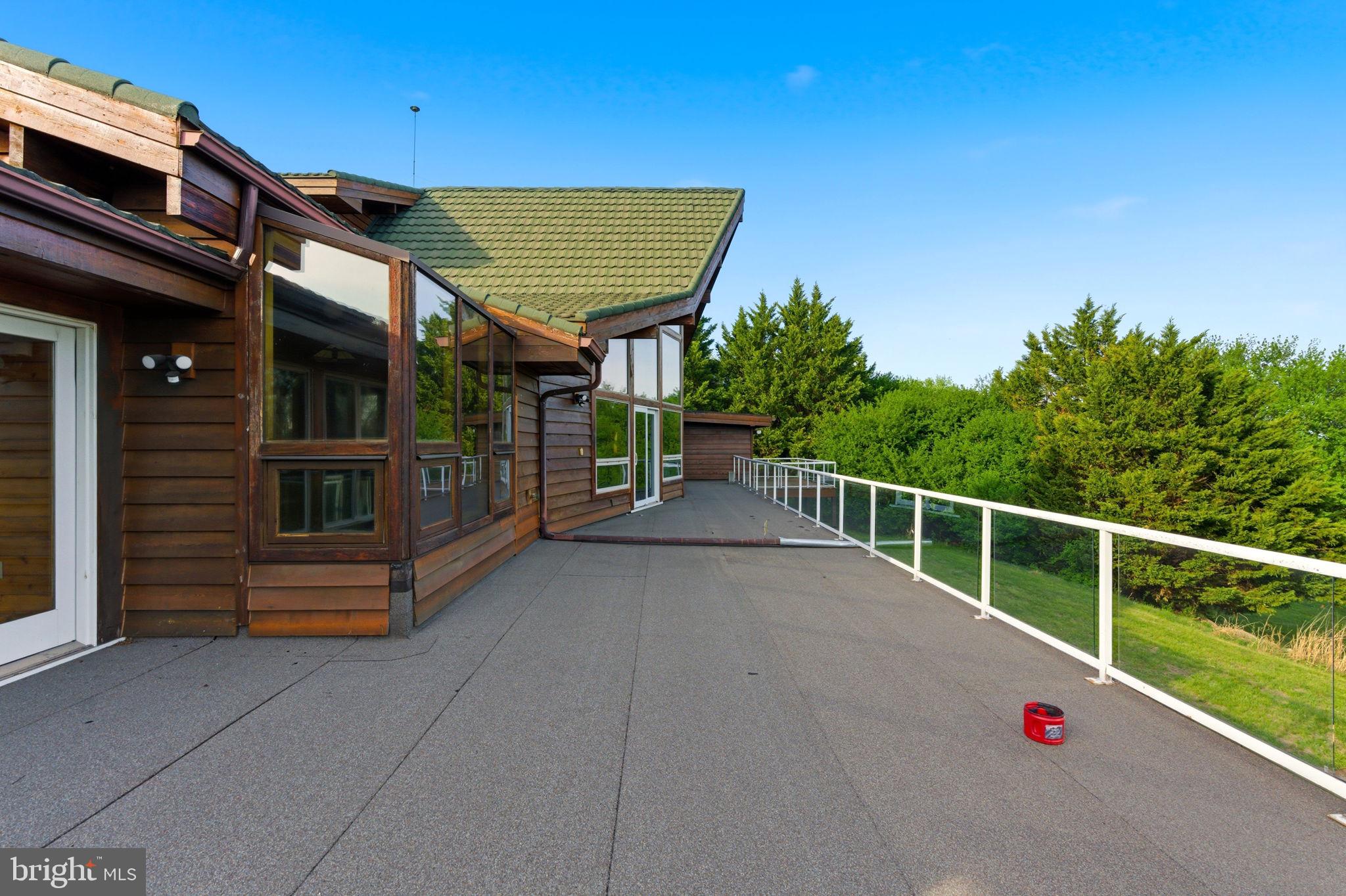 HIGH POINTE - Residential