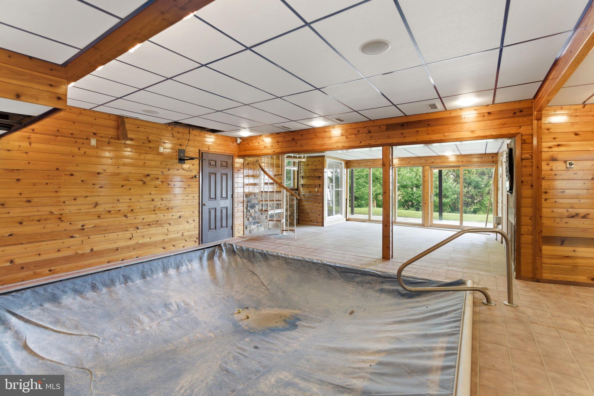 HIGH POINTE - Residential