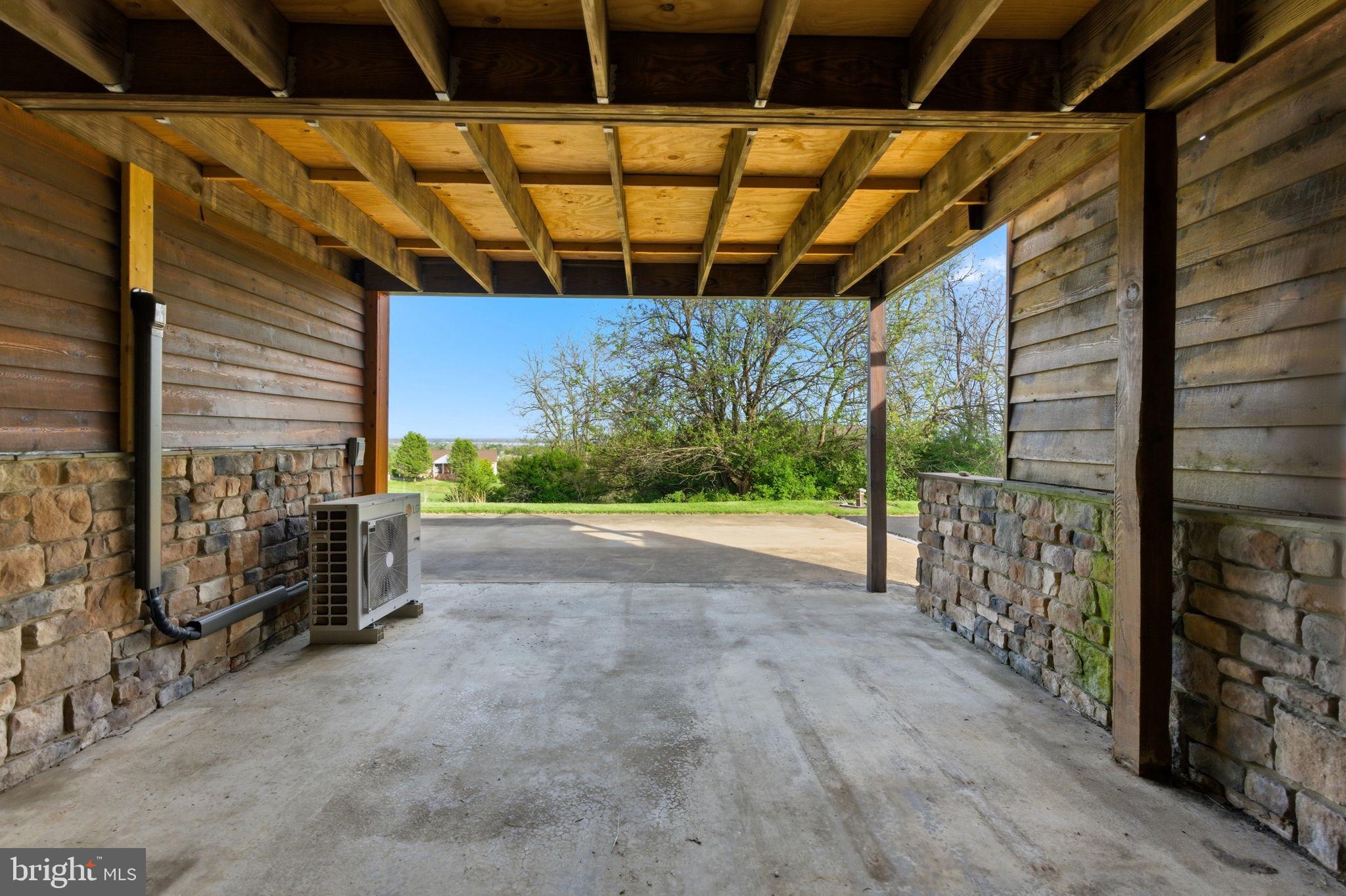 HIGH POINTE - Residential