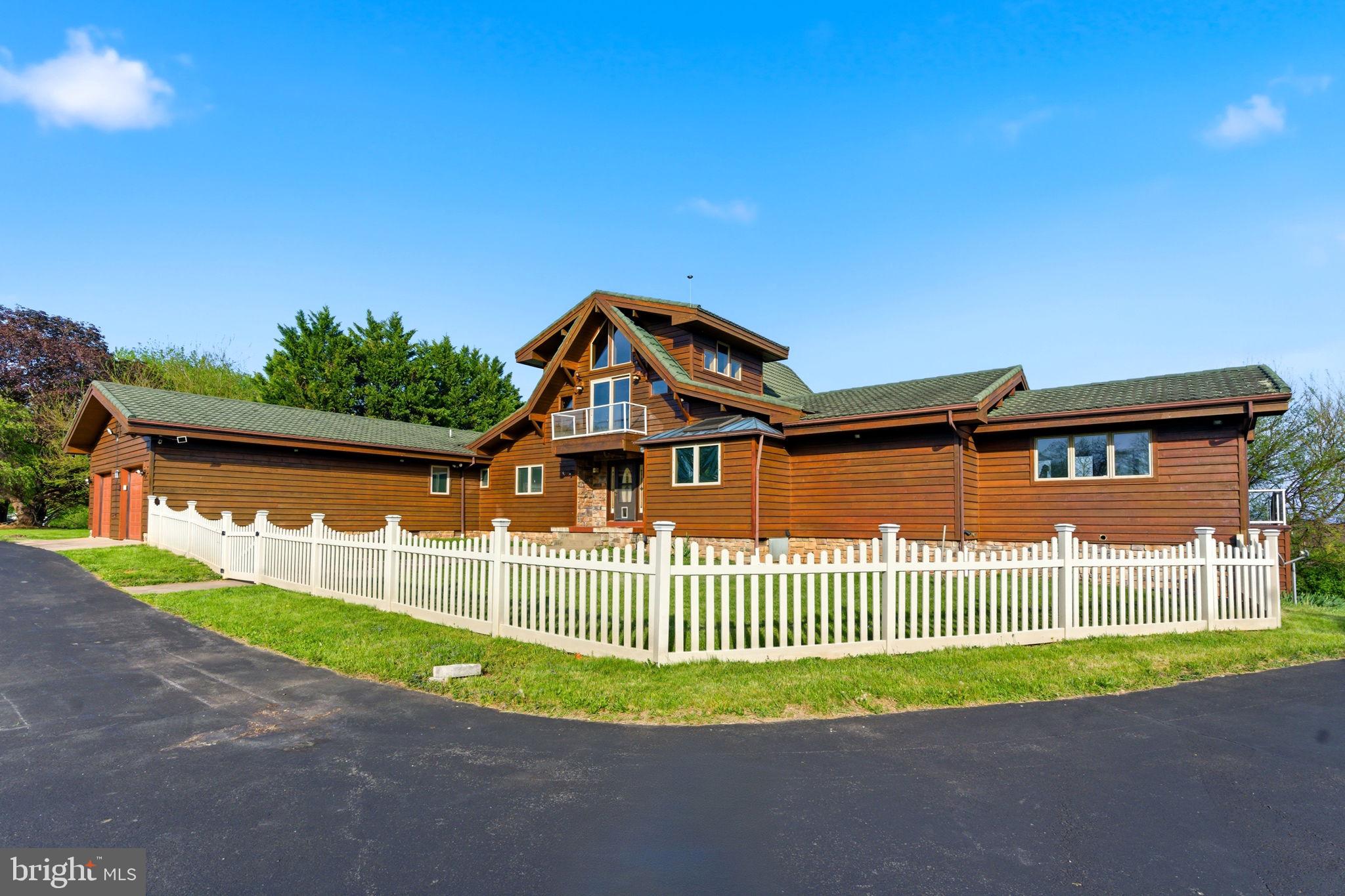 HIGH POINTE - Residential