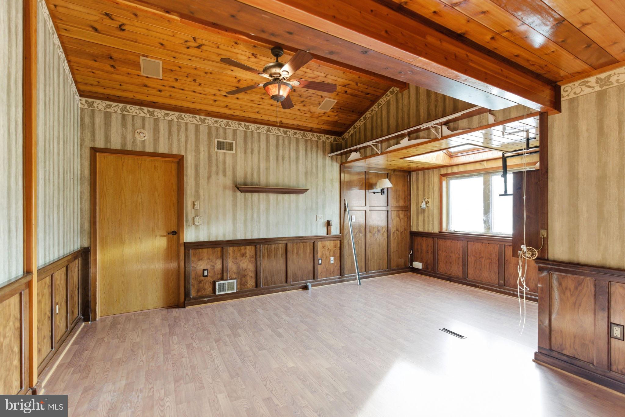 HIGH POINTE - Residential