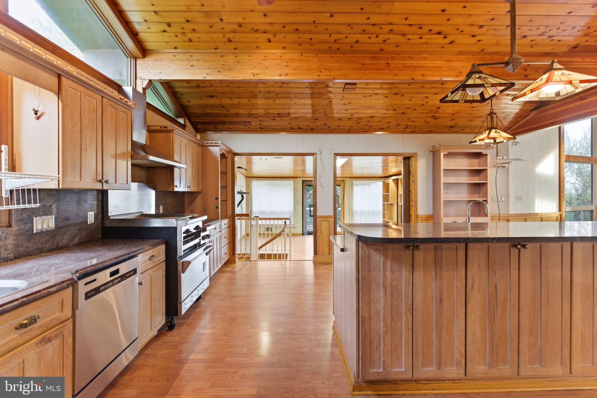 HIGH POINTE - Residential