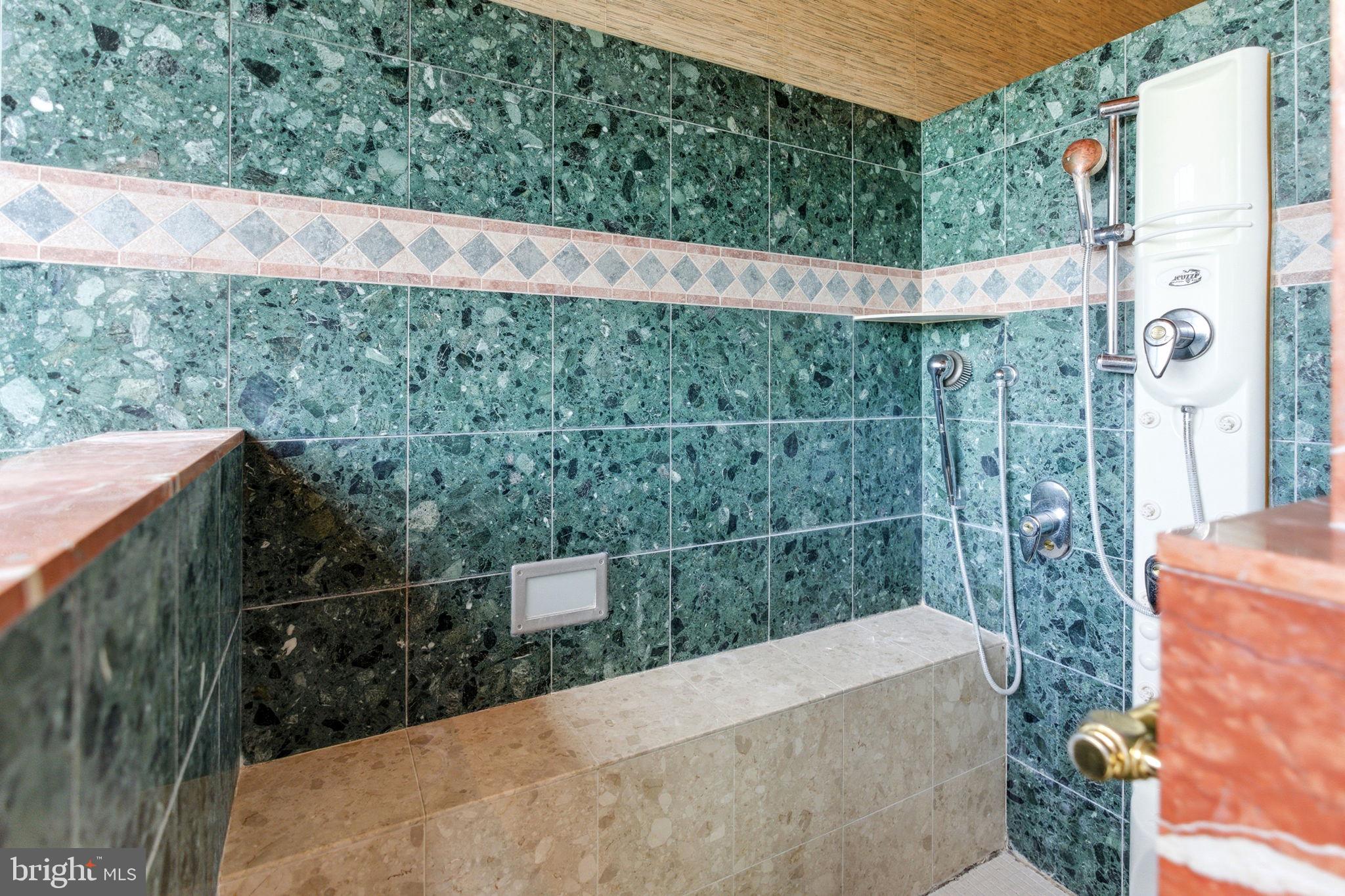 HIGH POINTE - Residential