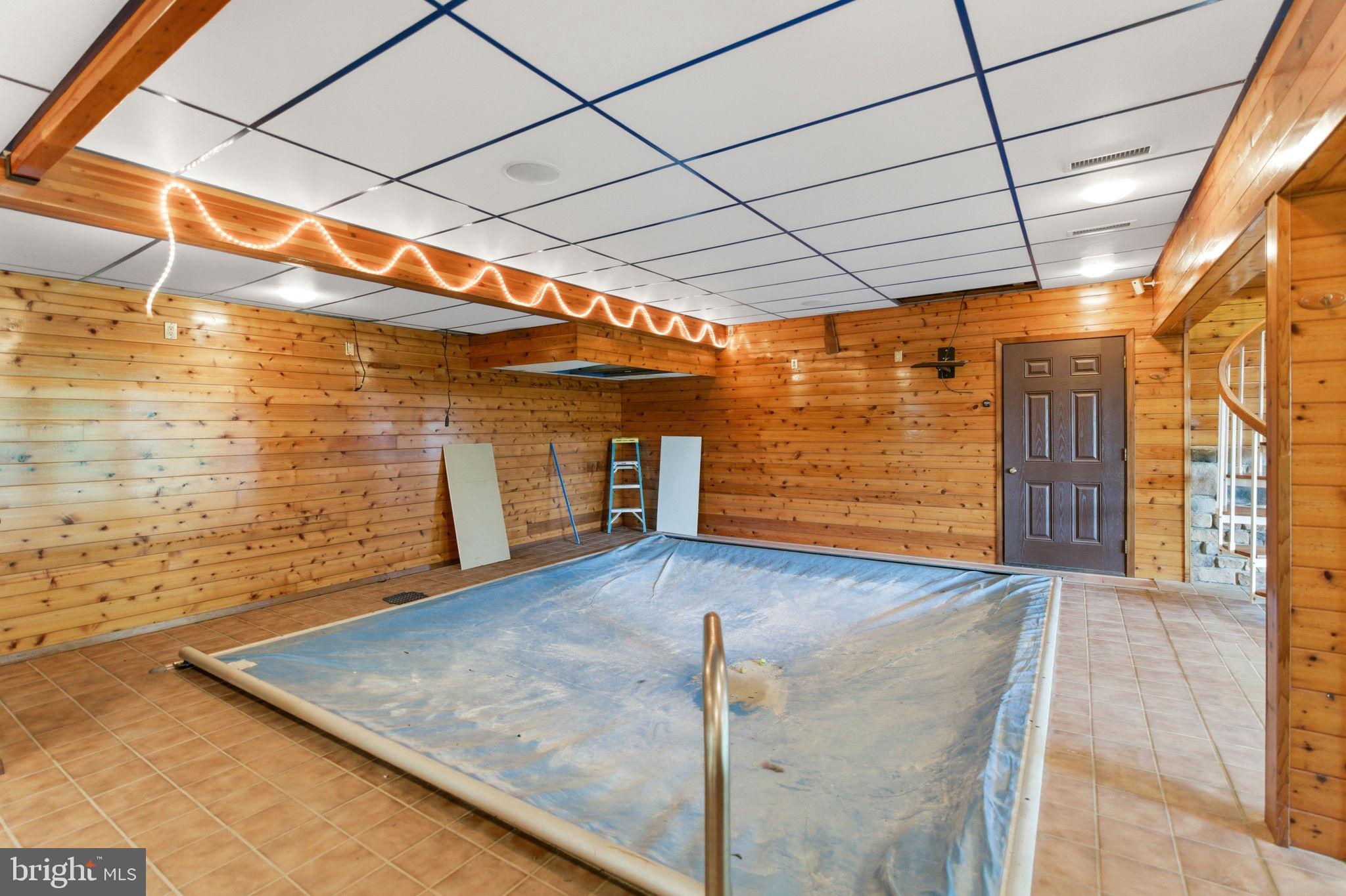 HIGH POINTE - Residential