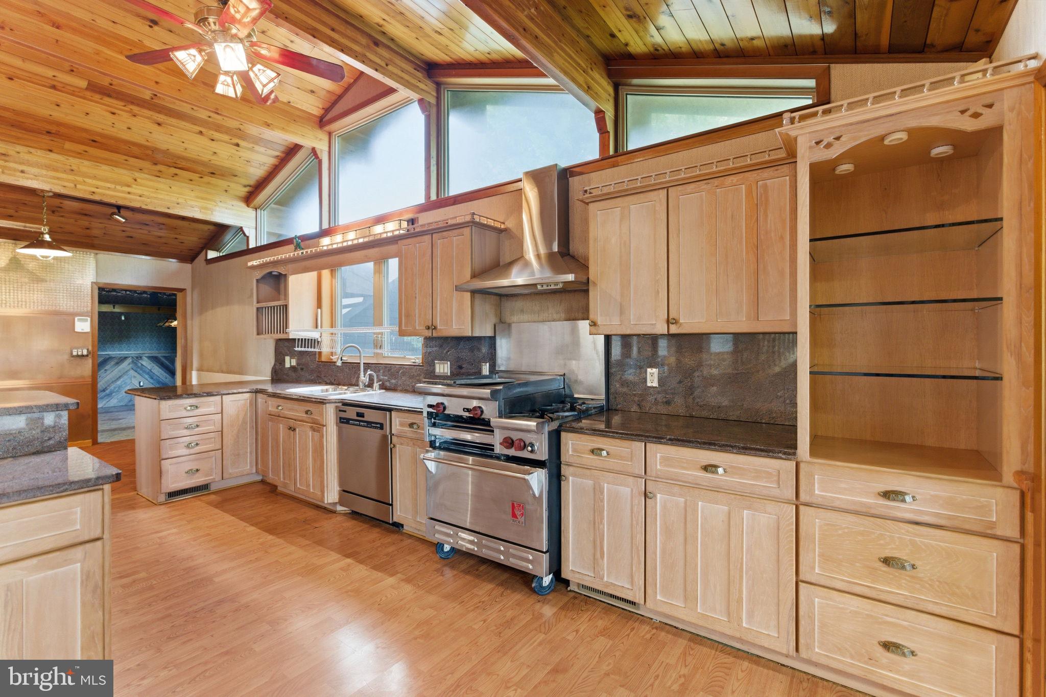 HIGH POINTE - Residential