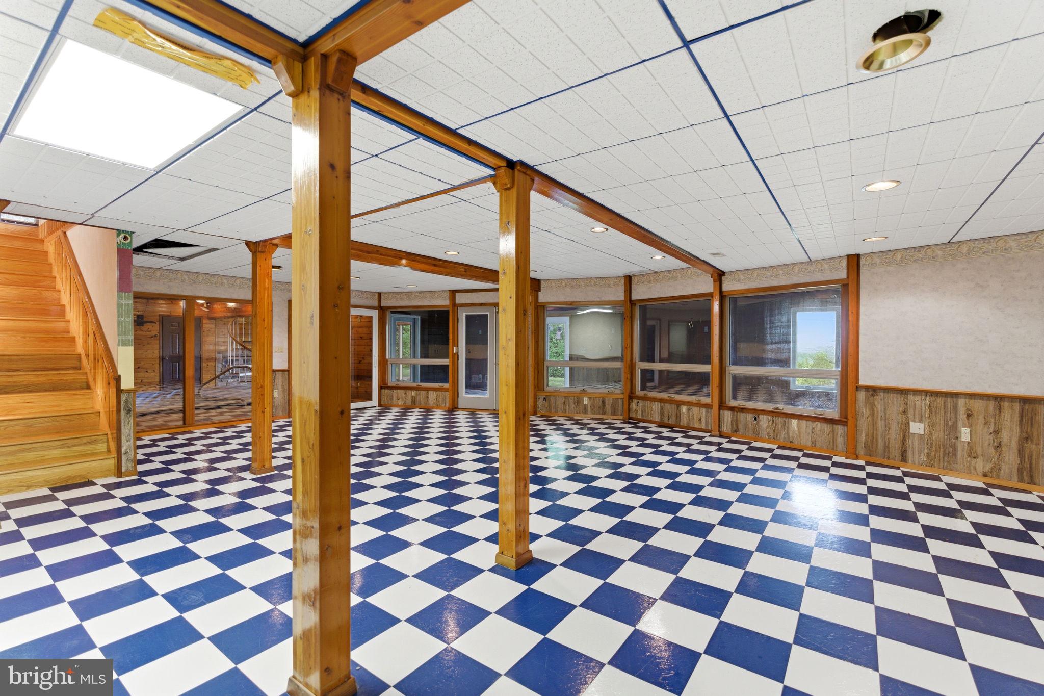 HIGH POINTE - Residential