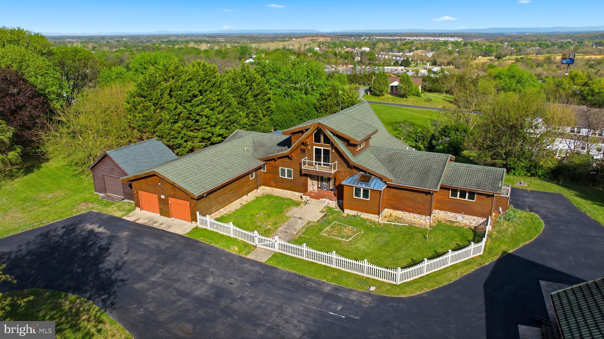 HIGH POINTE - Residential