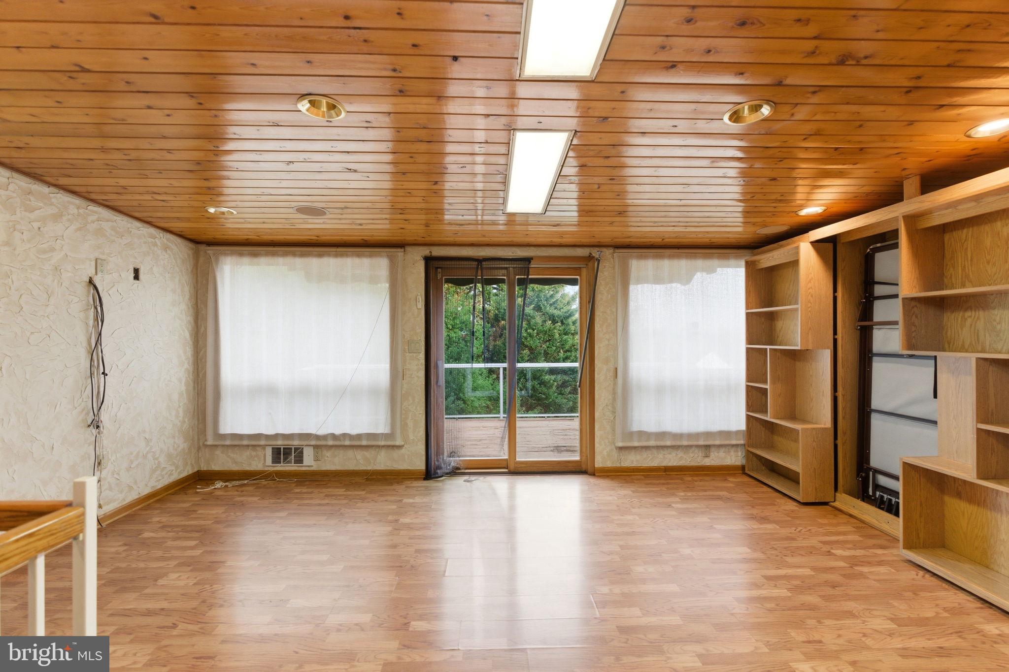 HIGH POINTE - Residential