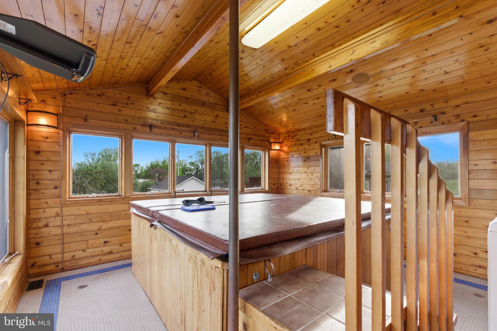 HIGH POINTE - Residential