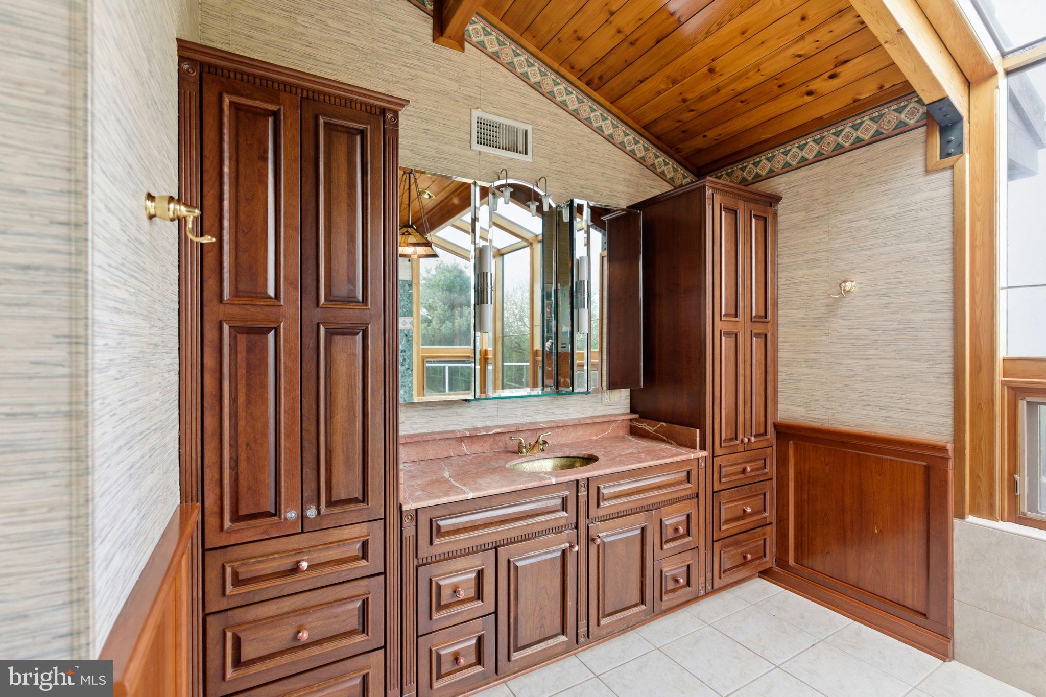 HIGH POINTE - Residential