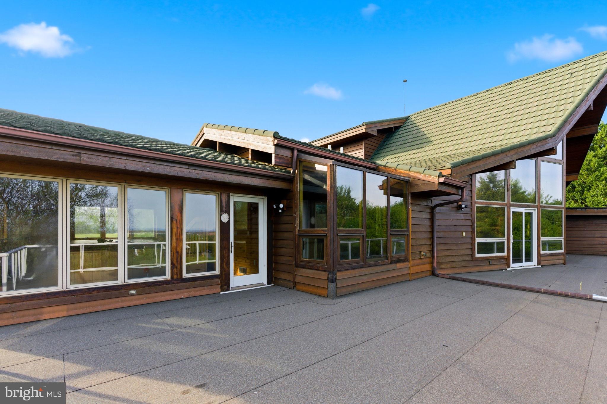 HIGH POINTE - Residential