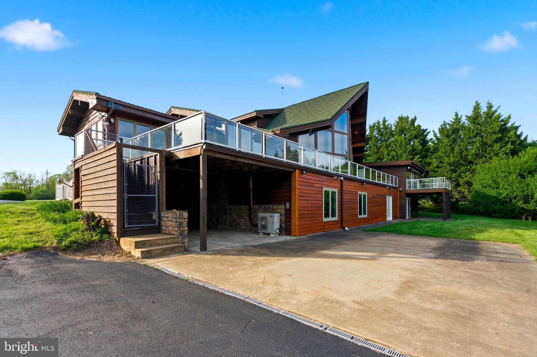 HIGH POINTE - Residential