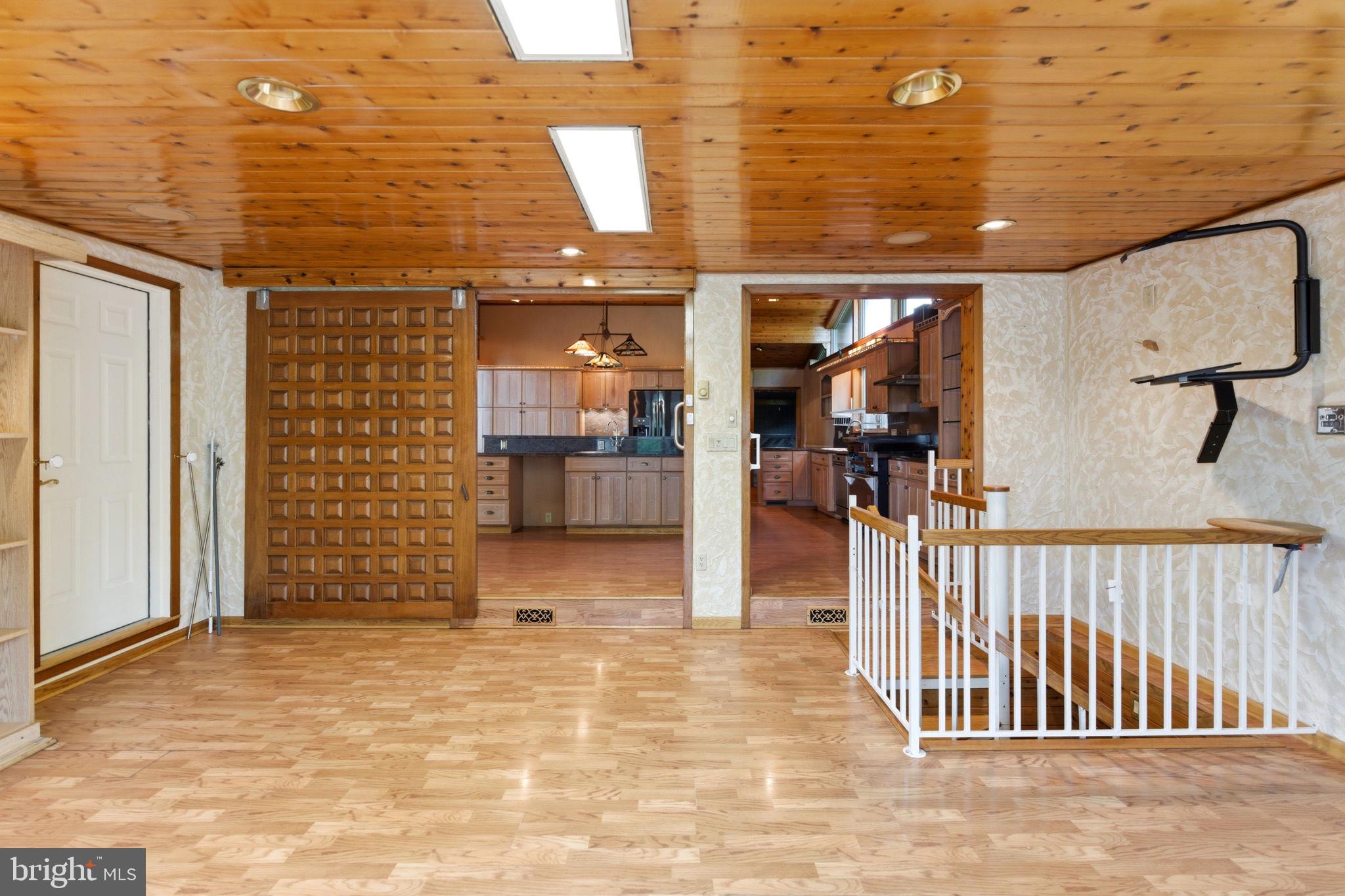 HIGH POINTE - Residential