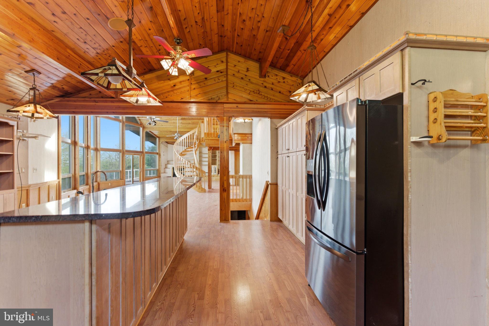 HIGH POINTE - Residential