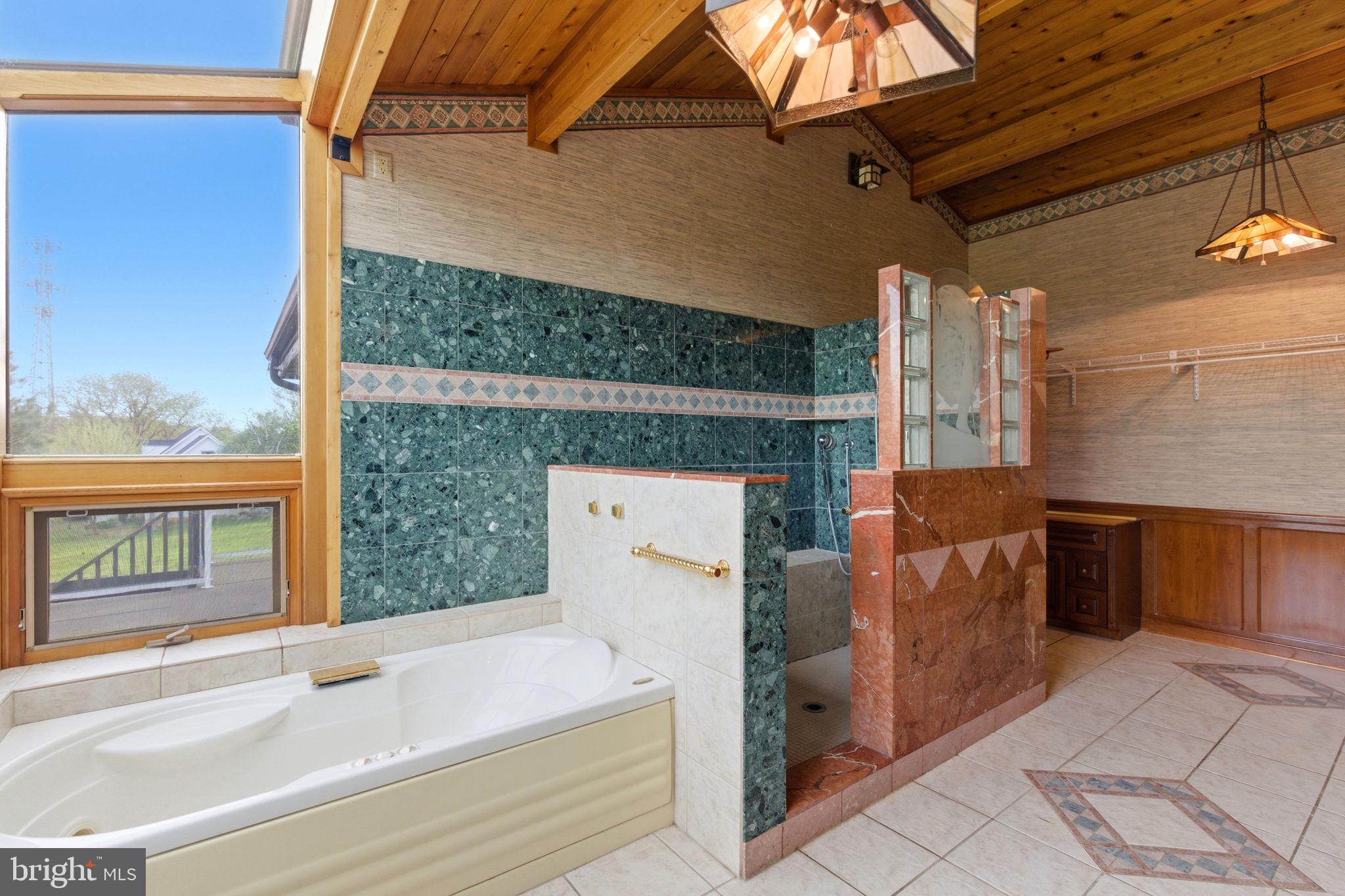 HIGH POINTE - Residential