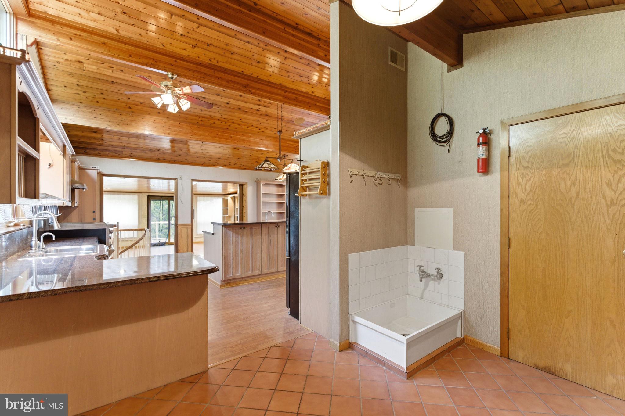 HIGH POINTE - Residential